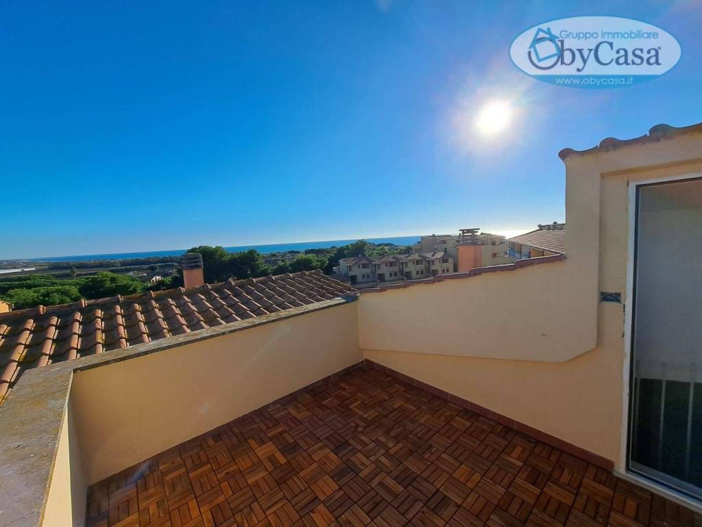 appartamento in vendita a Ladispoli in zona Marina di San Nicola