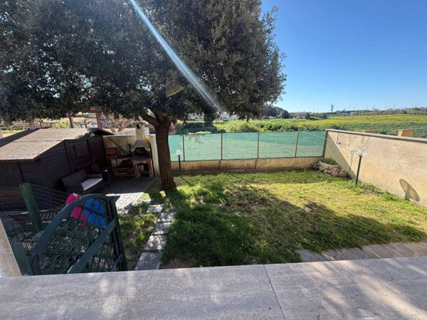 casa indipendente in vendita a Ladispoli