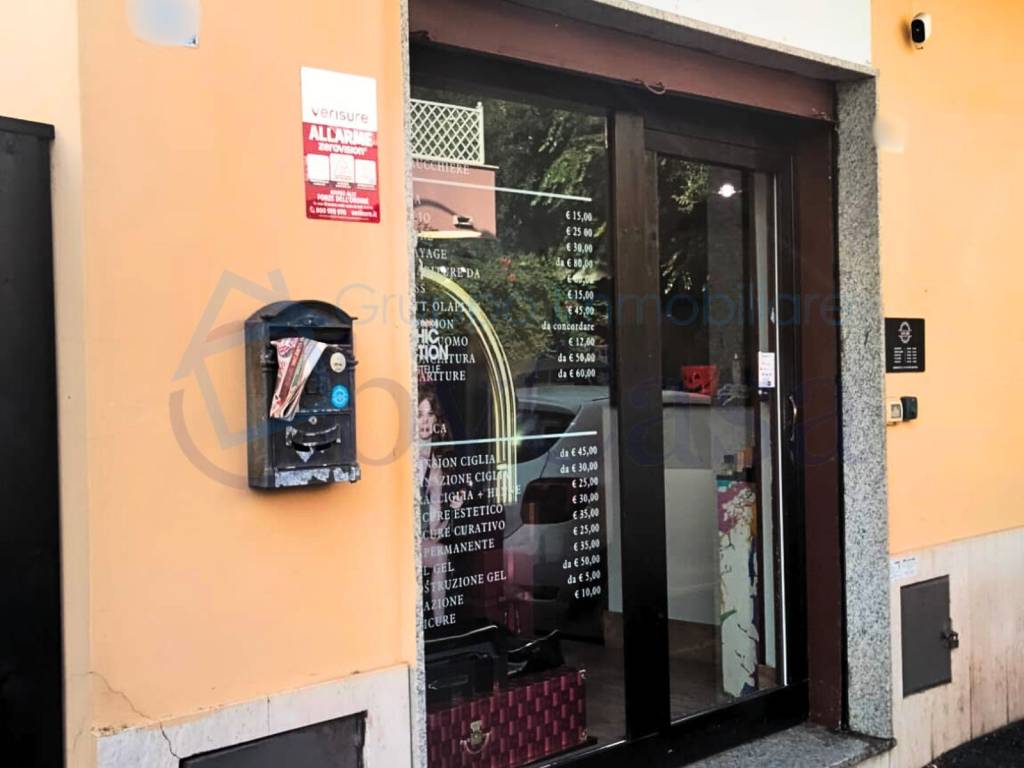 negozio in vendita a Ladispoli