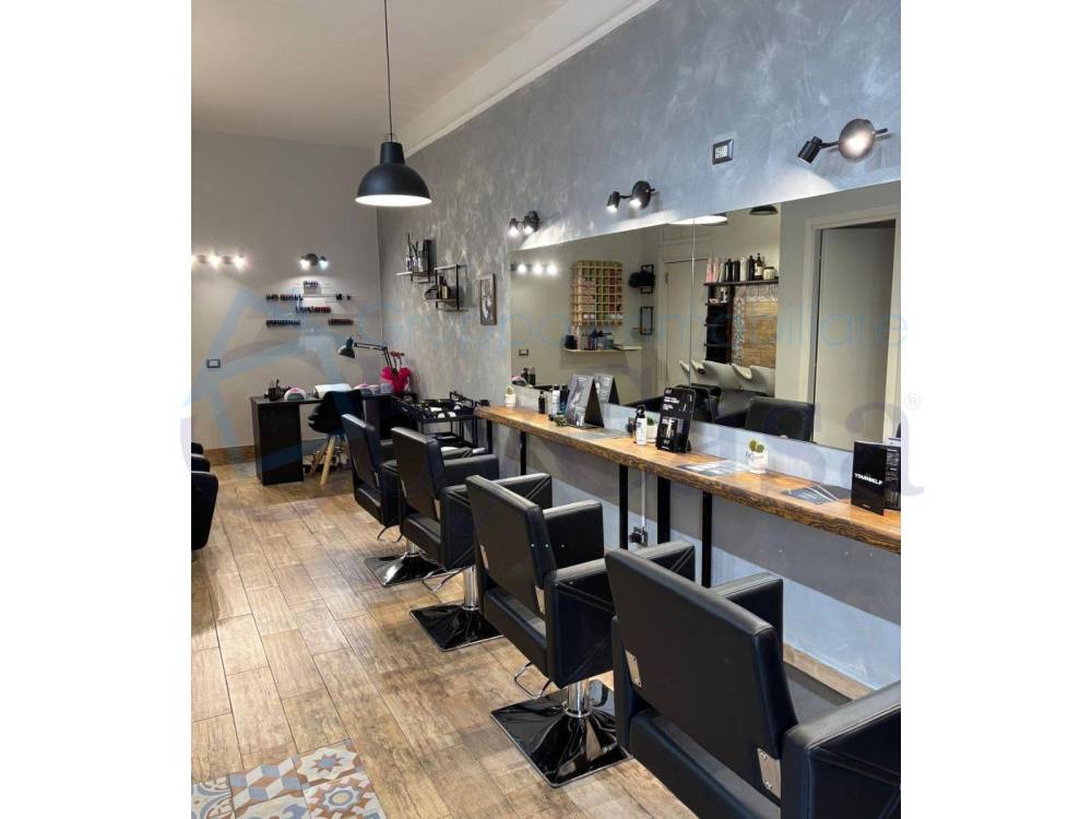 negozio in vendita a Ladispoli