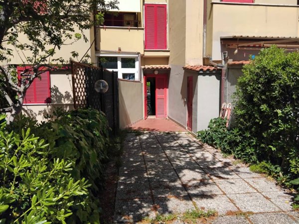 appartamento in vendita a Ladispoli in zona Marina di San Nicola