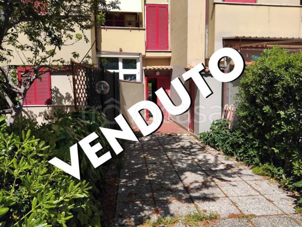 appartamento in vendita a Ladispoli in zona Marina di San Nicola