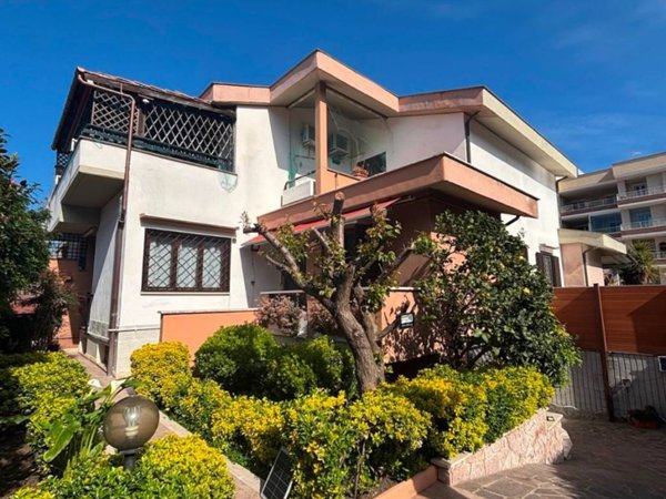 casa indipendente in vendita a Ladispoli