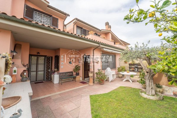 casa indipendente in vendita a Ladispoli