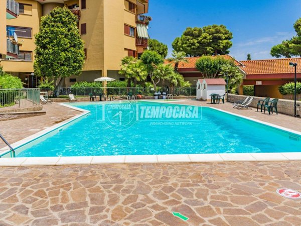 appartamento in vendita a Ladispoli in zona Marina di San Nicola