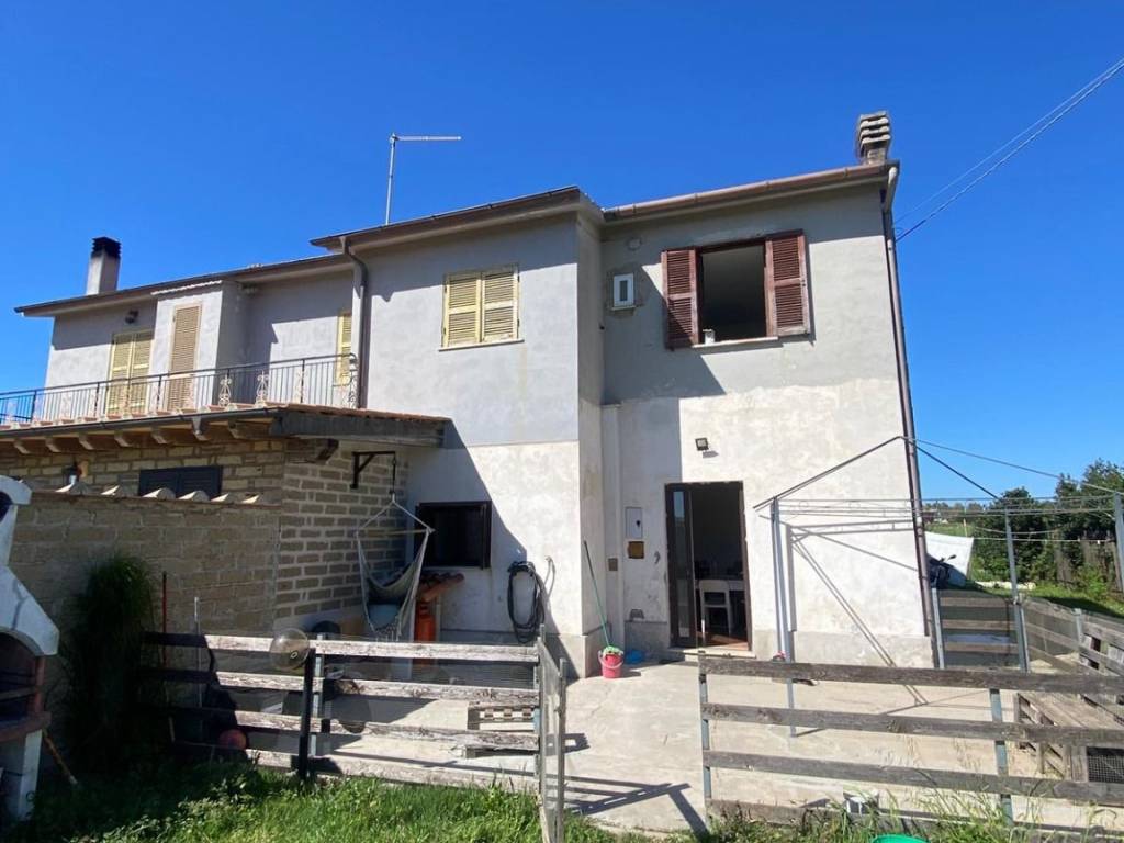 casa indipendente in vendita a Ladispoli in zona Monteroni