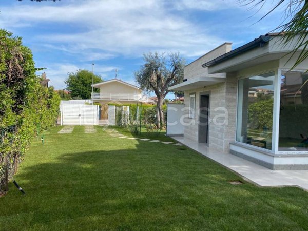 casa indipendente in vendita a Ladispoli in zona Marina di San Nicola