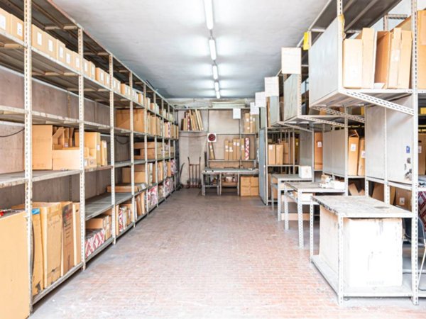 negozio in vendita a Ladispoli