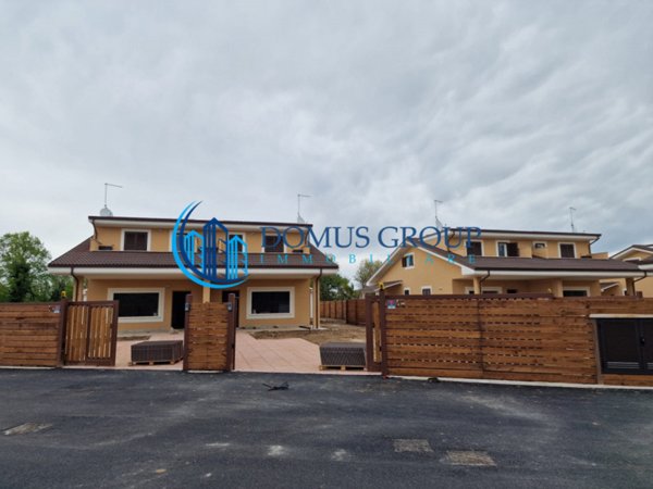 casa indipendente in vendita a Ladispoli in zona Marina di San Nicola