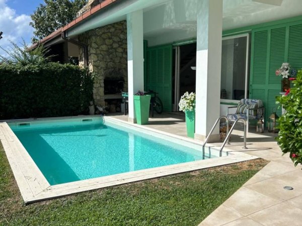 casa indipendente in vendita a Ladispoli in zona Marina di San Nicola