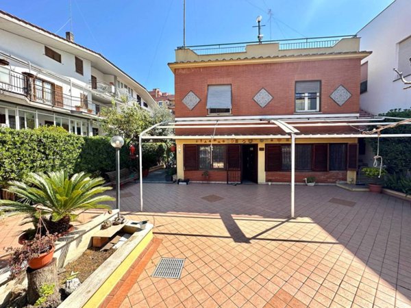 casa indipendente in vendita a Ladispoli
