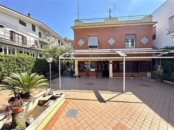 casa semindipendente in vendita a Ladispoli