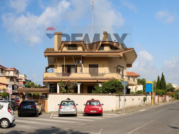 casa indipendente in vendita a Ladispoli