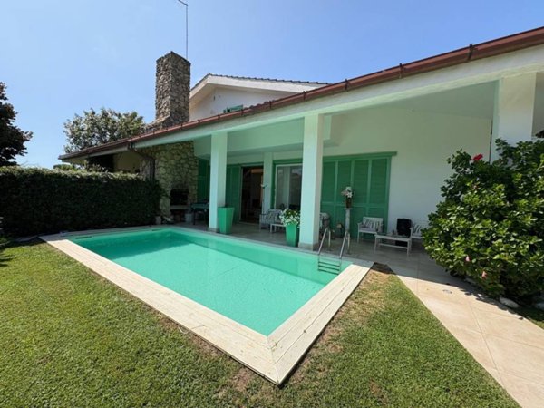 casa indipendente in vendita a Ladispoli in zona Marina di San Nicola