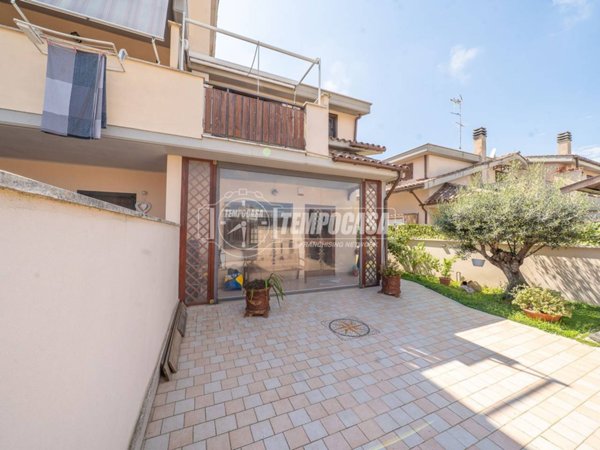 casa indipendente in vendita a Ladispoli