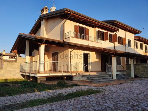 casa indipendente in vendita a Ladispoli