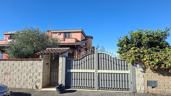 casa indipendente in vendita a Ladispoli