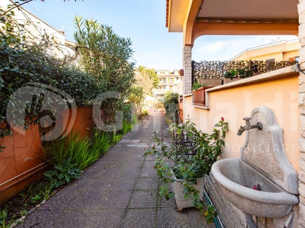 casa indipendente in vendita a Ladispoli