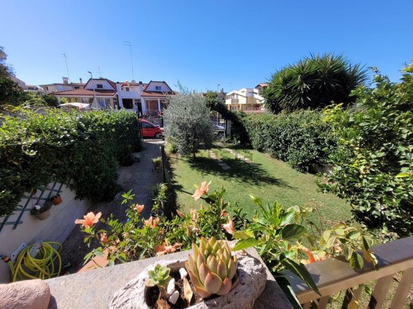 casa indipendente in vendita a Ladispoli
