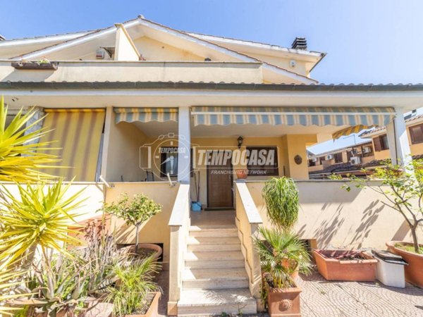 casa indipendente in vendita a Ladispoli