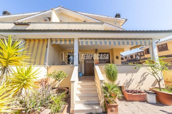 casa indipendente in vendita a Ladispoli
