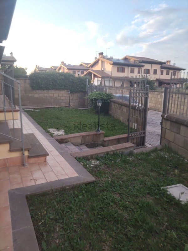 casa indipendente in vendita a Ladispoli