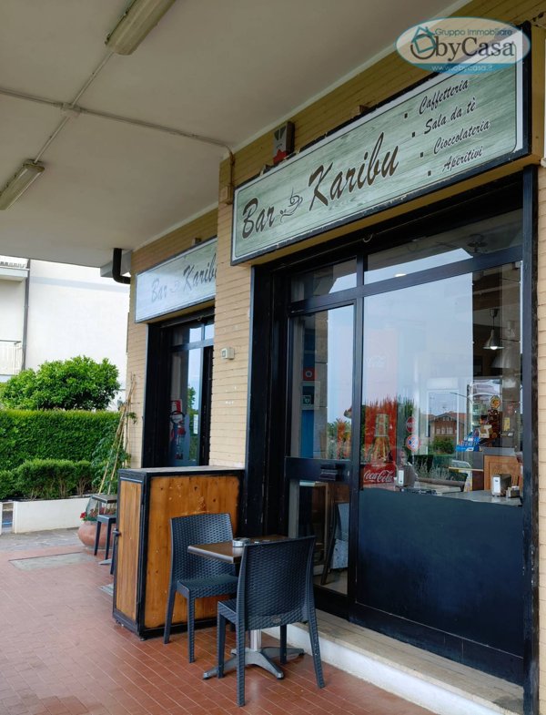 negozio in vendita a Ladispoli in zona Marina di San Nicola