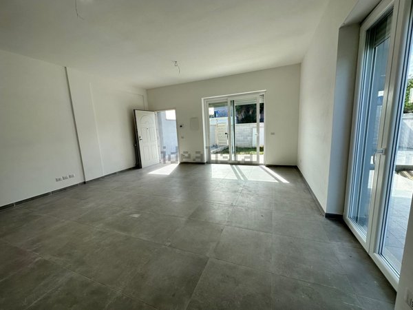 casa indipendente in vendita a Ladispoli