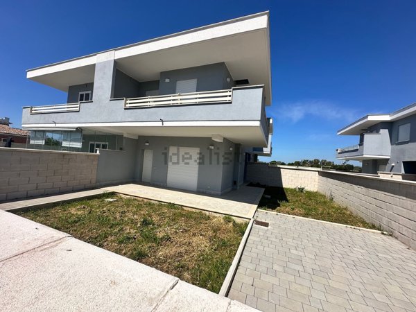casa indipendente in vendita a Ladispoli