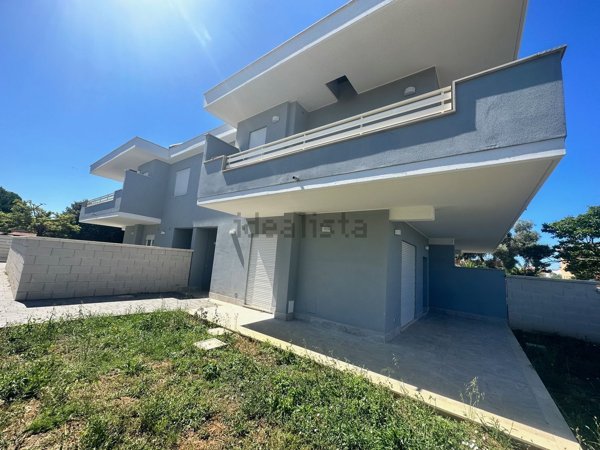 casa indipendente in vendita a Ladispoli