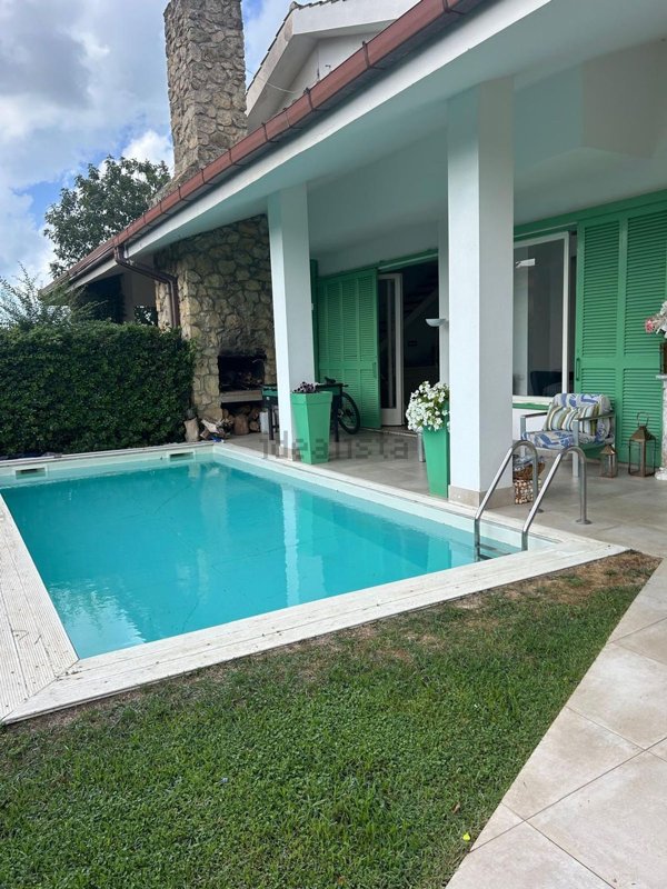 casa indipendente in vendita a Ladispoli in zona Marina di San Nicola