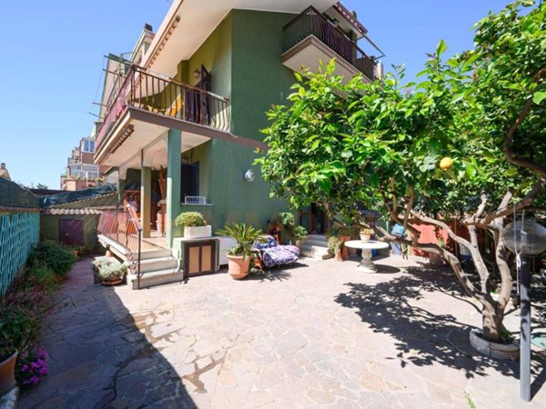 casa indipendente in vendita a Ladispoli