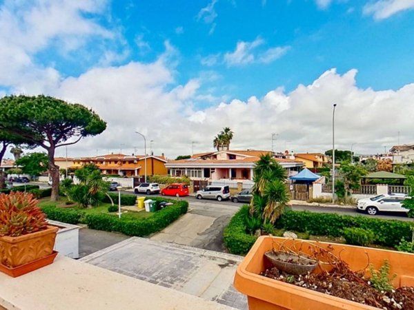 casa indipendente in vendita a Ladispoli