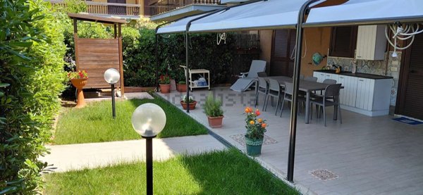 appartamento in vendita a Ladispoli in zona Marina di San Nicola