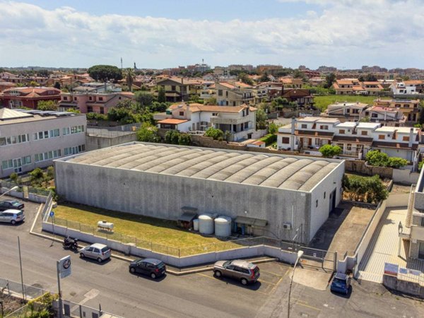 negozio in vendita a Ladispoli