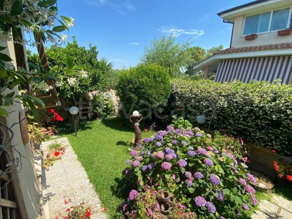 casa indipendente in vendita a Ladispoli