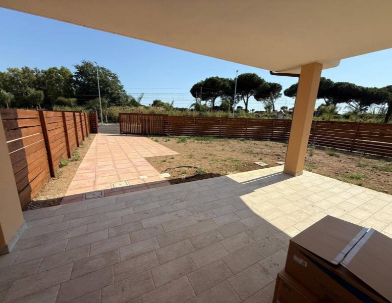 casa indipendente in vendita a Ladispoli