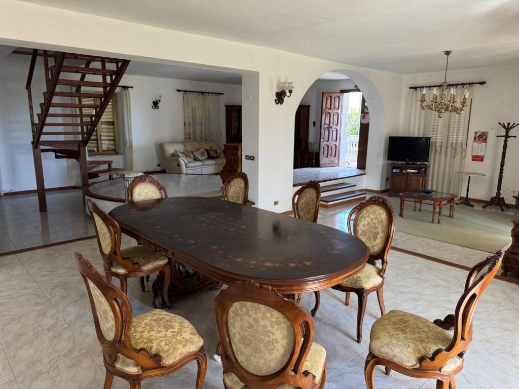 casa indipendente in vendita a Ladispoli