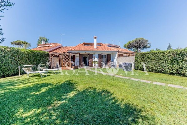 casa indipendente in vendita a Ladispoli in zona Marina di San Nicola