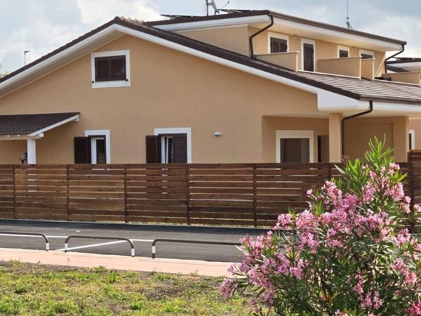 casa indipendente in vendita a Ladispoli in zona Marina di San Nicola