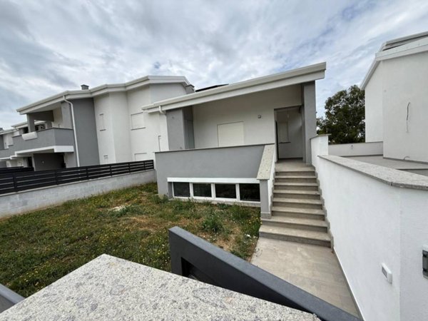 casa indipendente in vendita a Ladispoli