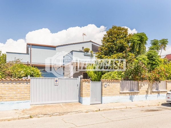 casa indipendente in vendita a Ladispoli