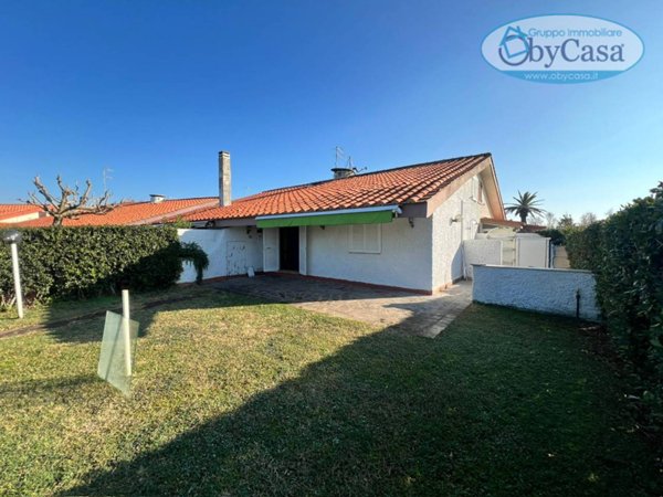 casa indipendente in vendita a Ladispoli in zona Marina di San Nicola