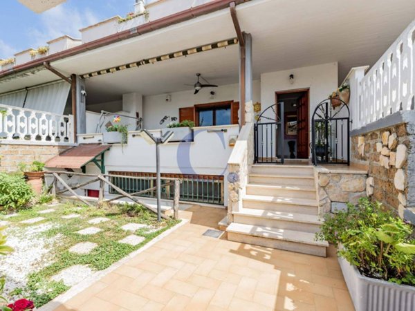 casa indipendente in vendita a Ladispoli