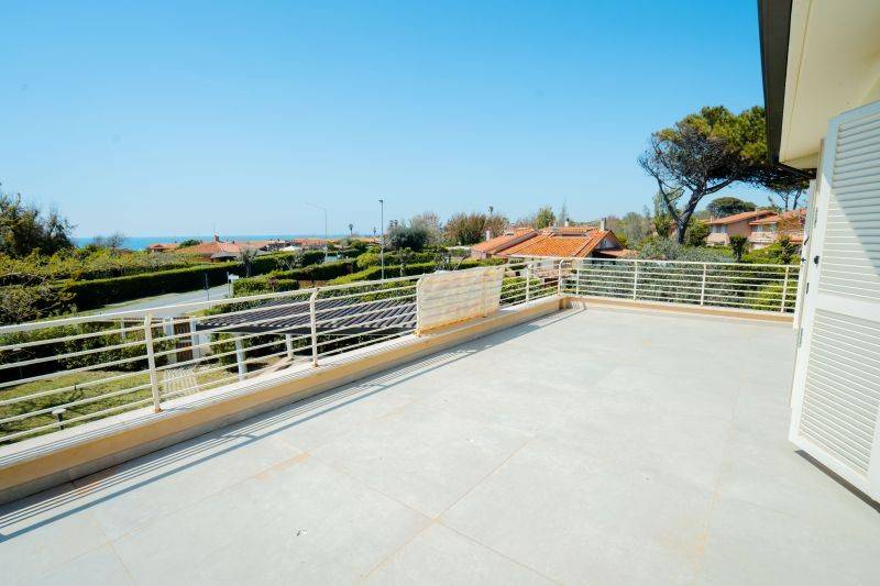 casa indipendente in vendita a Ladispoli in zona Marina di San Nicola
