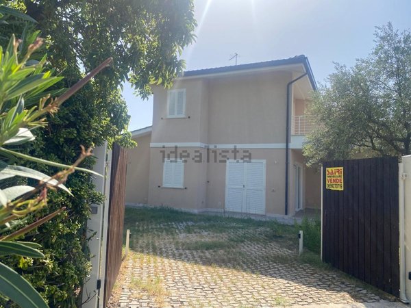 casa indipendente in vendita a Ladispoli in zona Marina di San Nicola