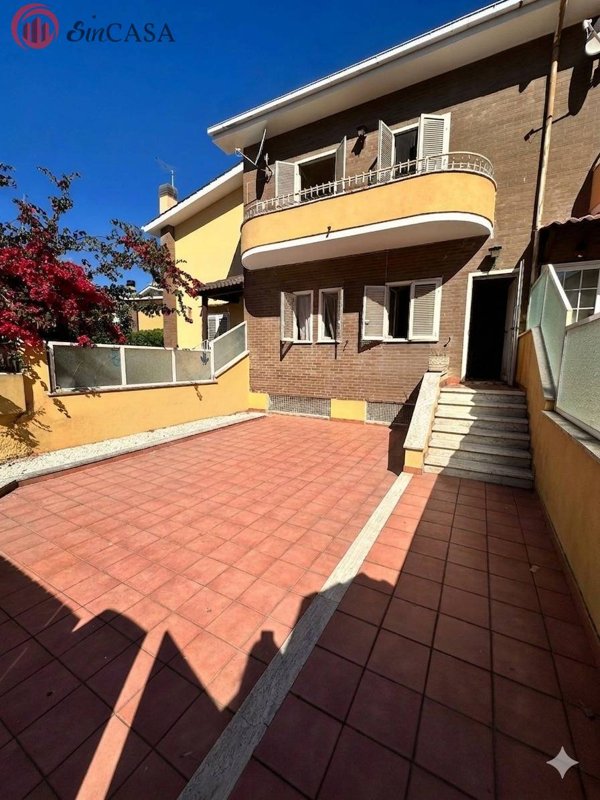 casa indipendente in vendita a Ladispoli