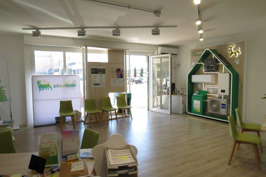 locale commerciale in vendita a Ladispoli