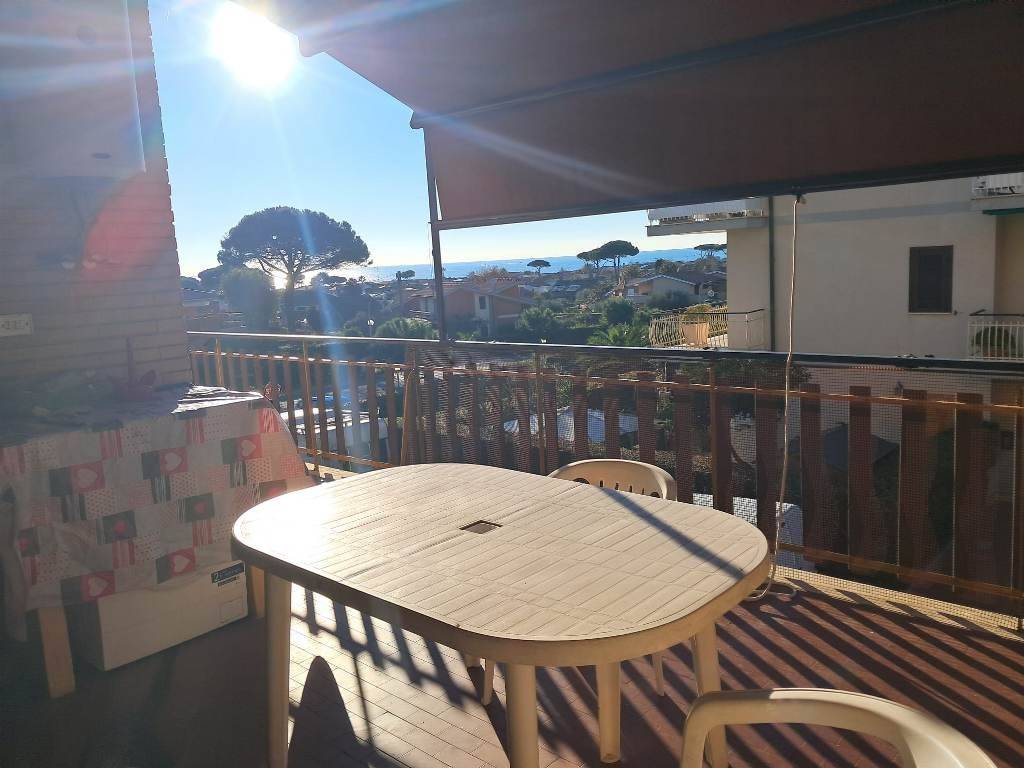 appartamento in vendita a Ladispoli in zona Marina di San Nicola