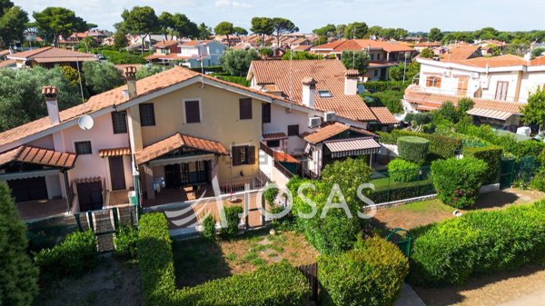 casa indipendente in vendita a Ladispoli